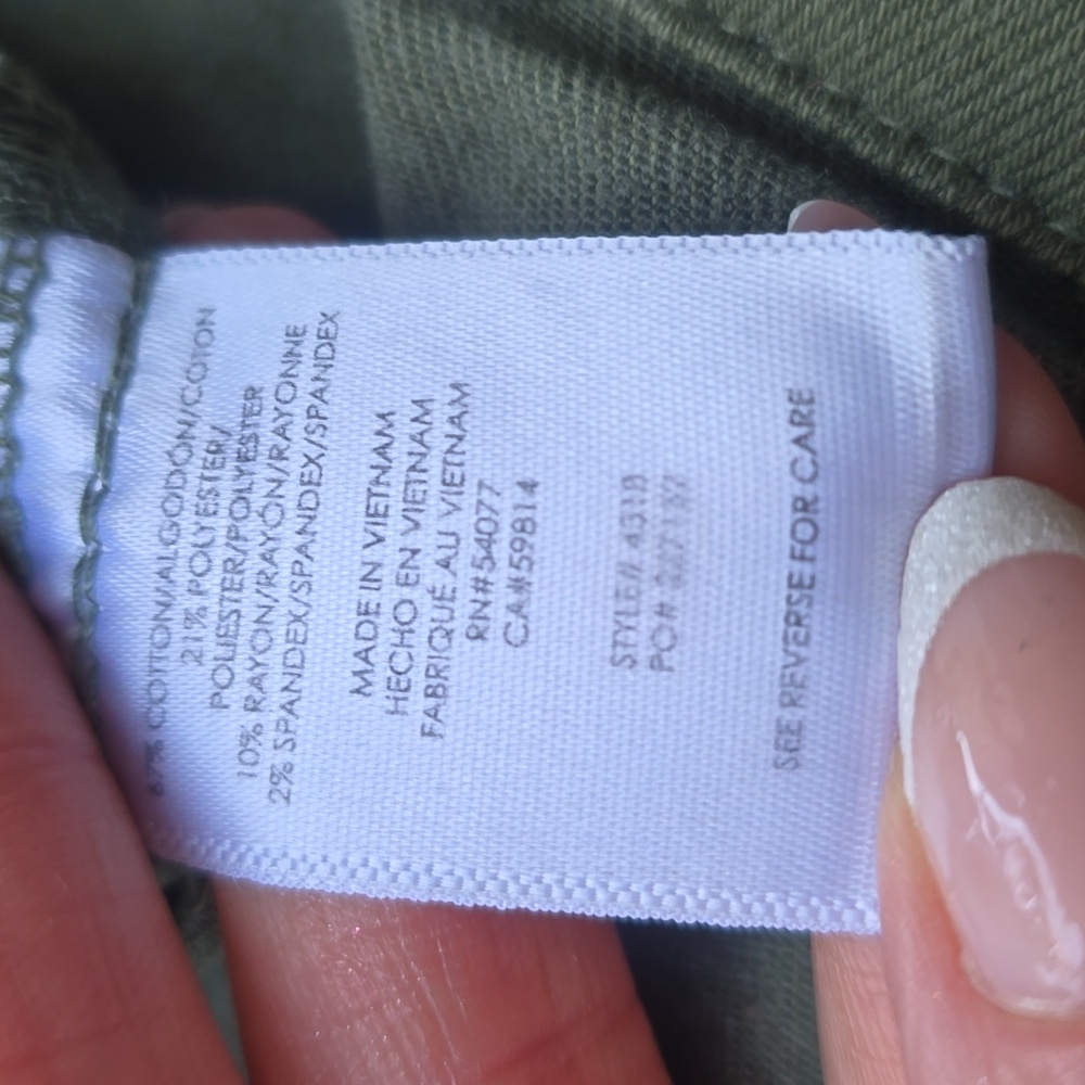 Cabi Compass green cargo jogger pants 4318 6 - Picture 9 of 9